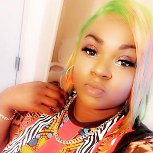 Meet your Posher, Shaquandra